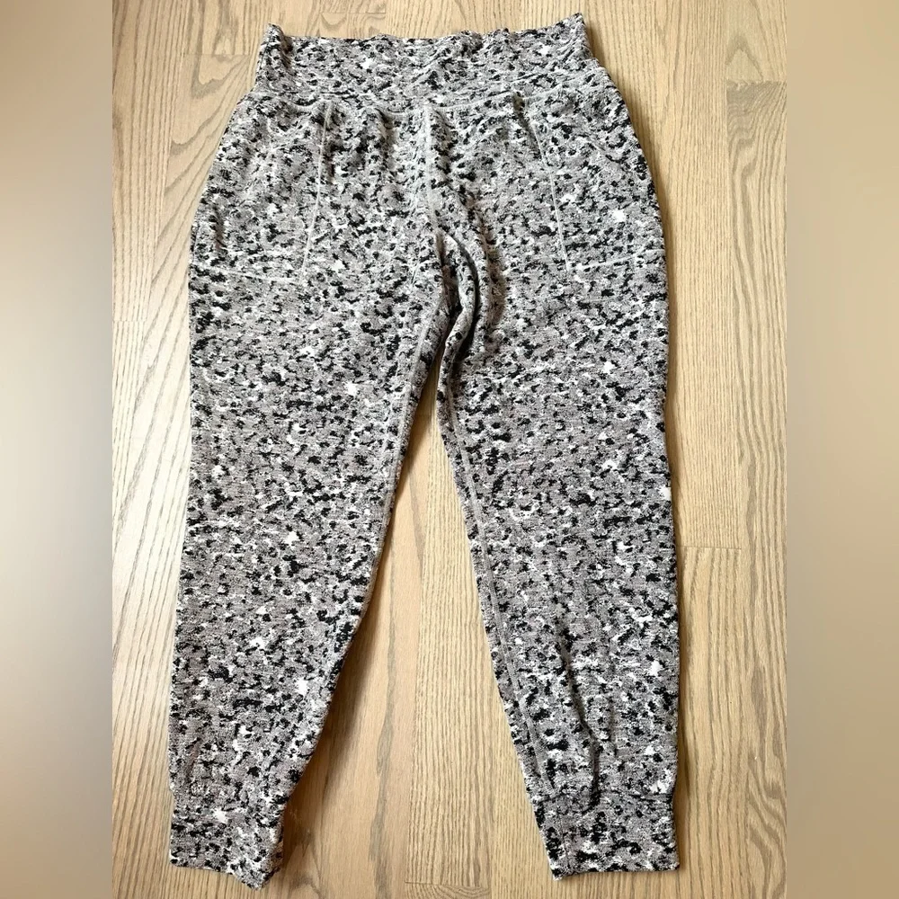 Athleta Salutation Textured Jogger Speckled Print Wide Compression Waistband
